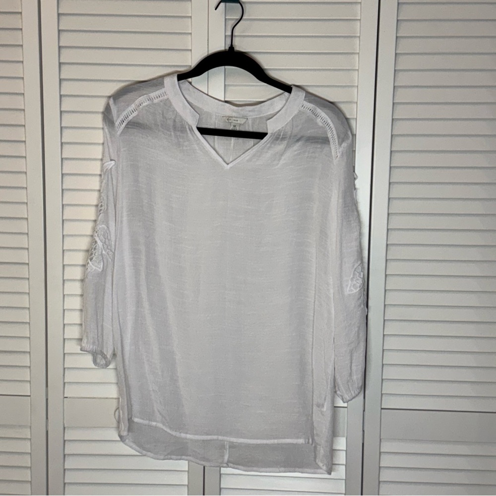 CATO White Lace Shoulder Long sleeve Boho V Neck Top Womens Size Medium